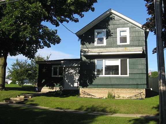 2nd image of 1006 Mechanic St