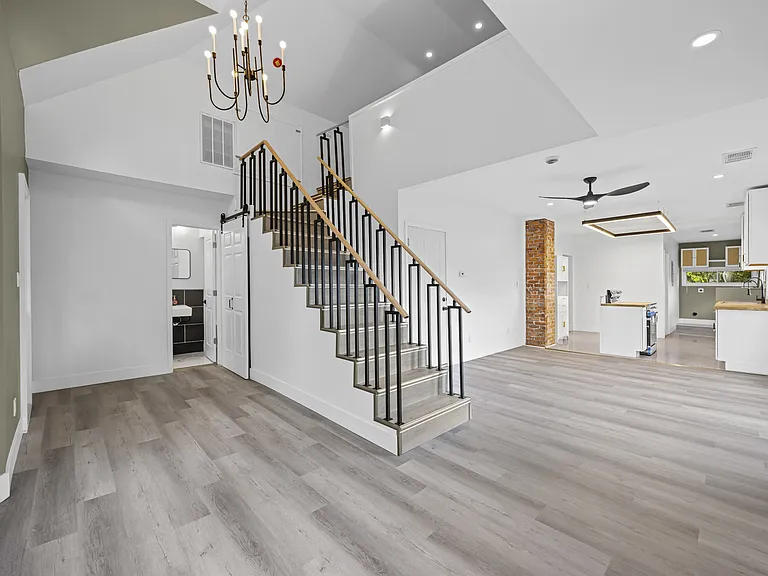 520 Smith St #2 — Photo 2