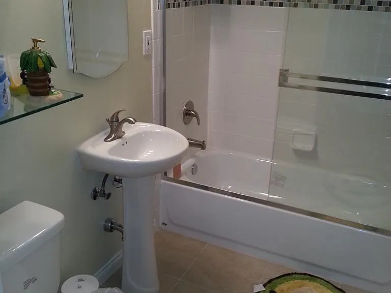 Hallway full bathroom