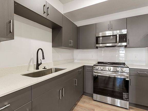 2nd image of 302 S Divario Canyon Dr #956d088a8