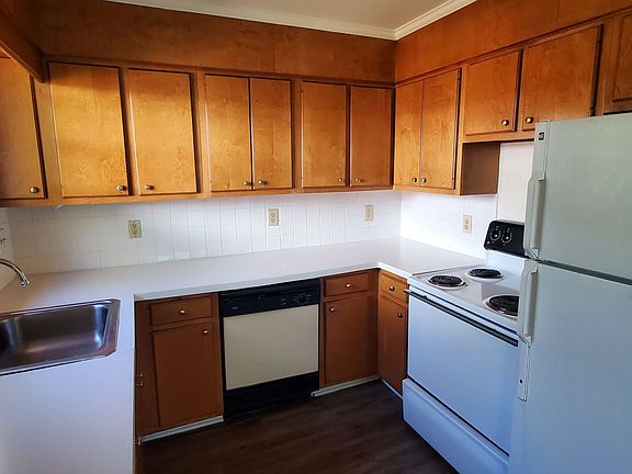 2nd image of 1506 Woodmere Dr