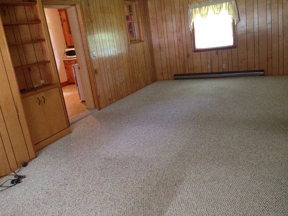 2nd image of 114 Oakhaven Dr