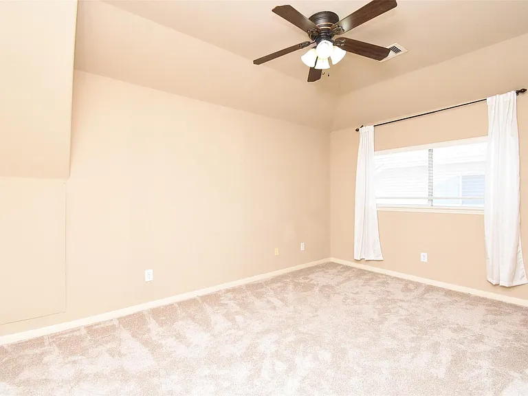 16915 Locust Springs Dr — Photo 33