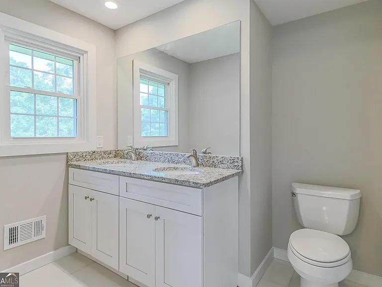 99 Woodvalley Dr — Photo 21