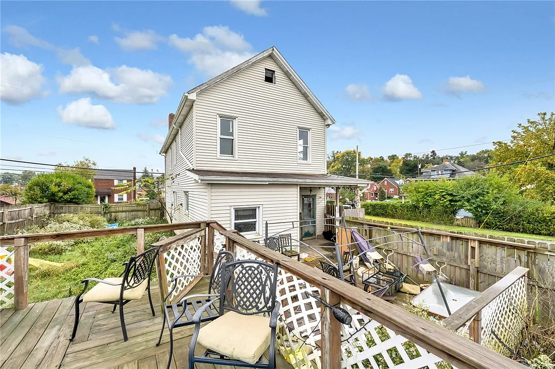 624 Manning Ave photo 1