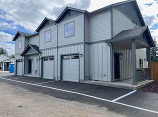 910 Hardcastle Ave, Woodburn, OR 97071