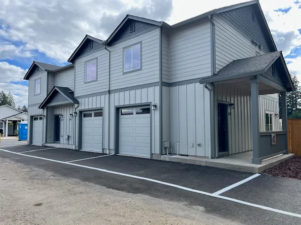 910 Hardcastle Ave, Woodburn, OR 97071