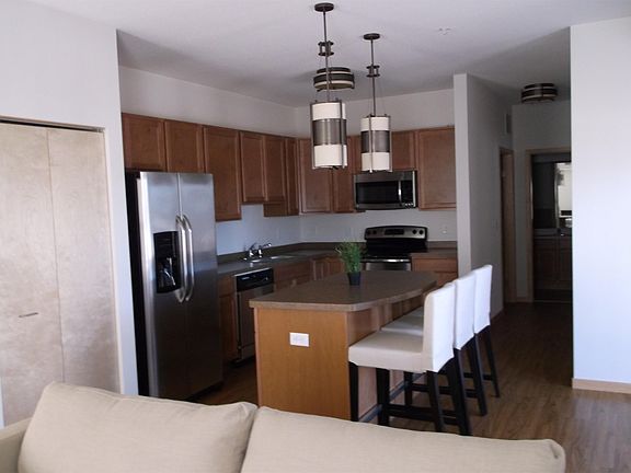 2nd image of 3020 University Ave SE APT 406