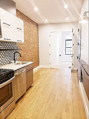 3rd image of 363 Palmetto St APT 3L