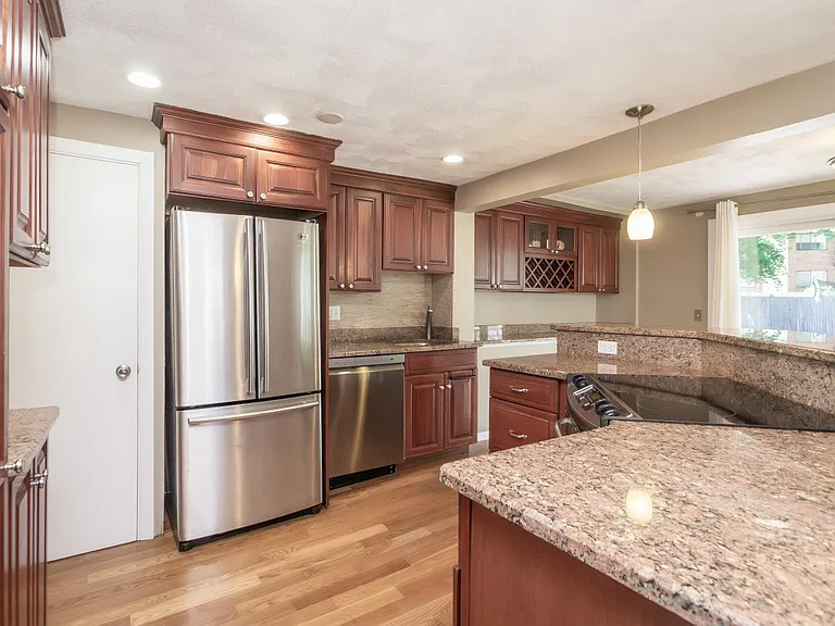 32 Hamilton Rd — Photo 13