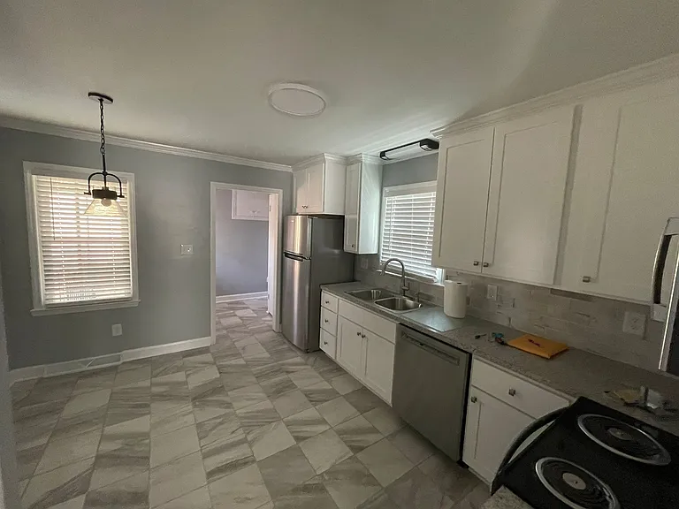 1104 Robin Hood Rd — Photo 18