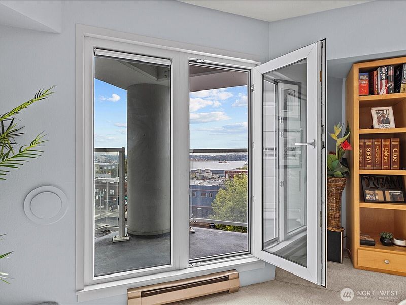 4th image of 121 Vine Street #601