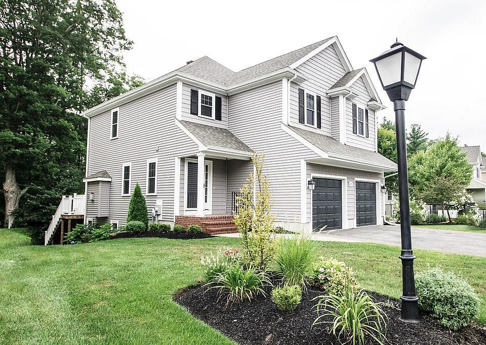 1st image of 57 Surrey Ln #57