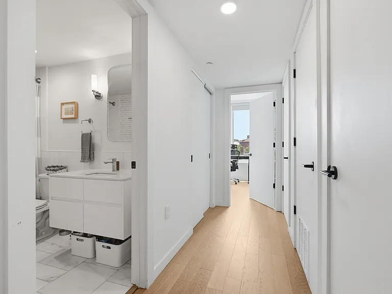 126 Burrows St — Photo 14