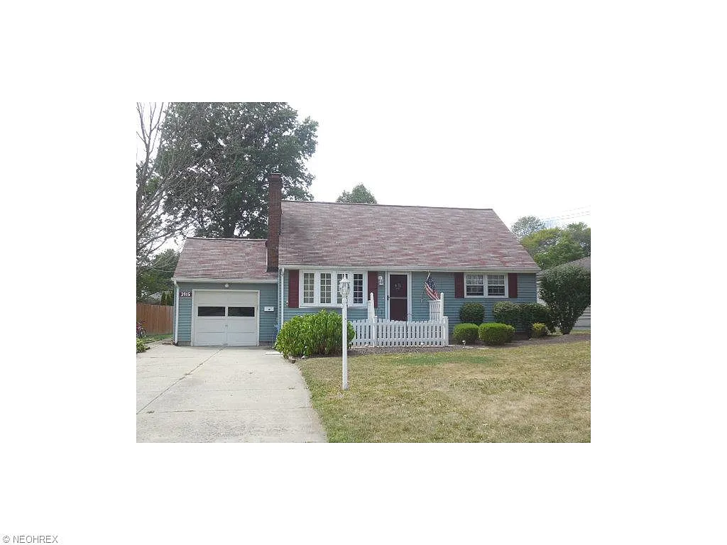 3915 Chaucer Ln photo 1