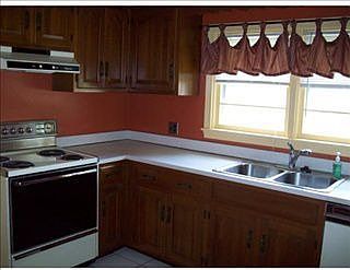 4th image of 1557 Woodlawn Dr