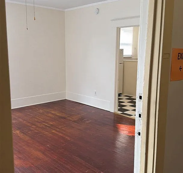 801 E North St #L — Photo 4