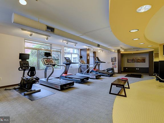 5th image of 3600 Glebe Rd #417W