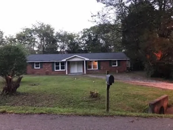 126 Gail Dr #A, Hendersonville, TN 37075