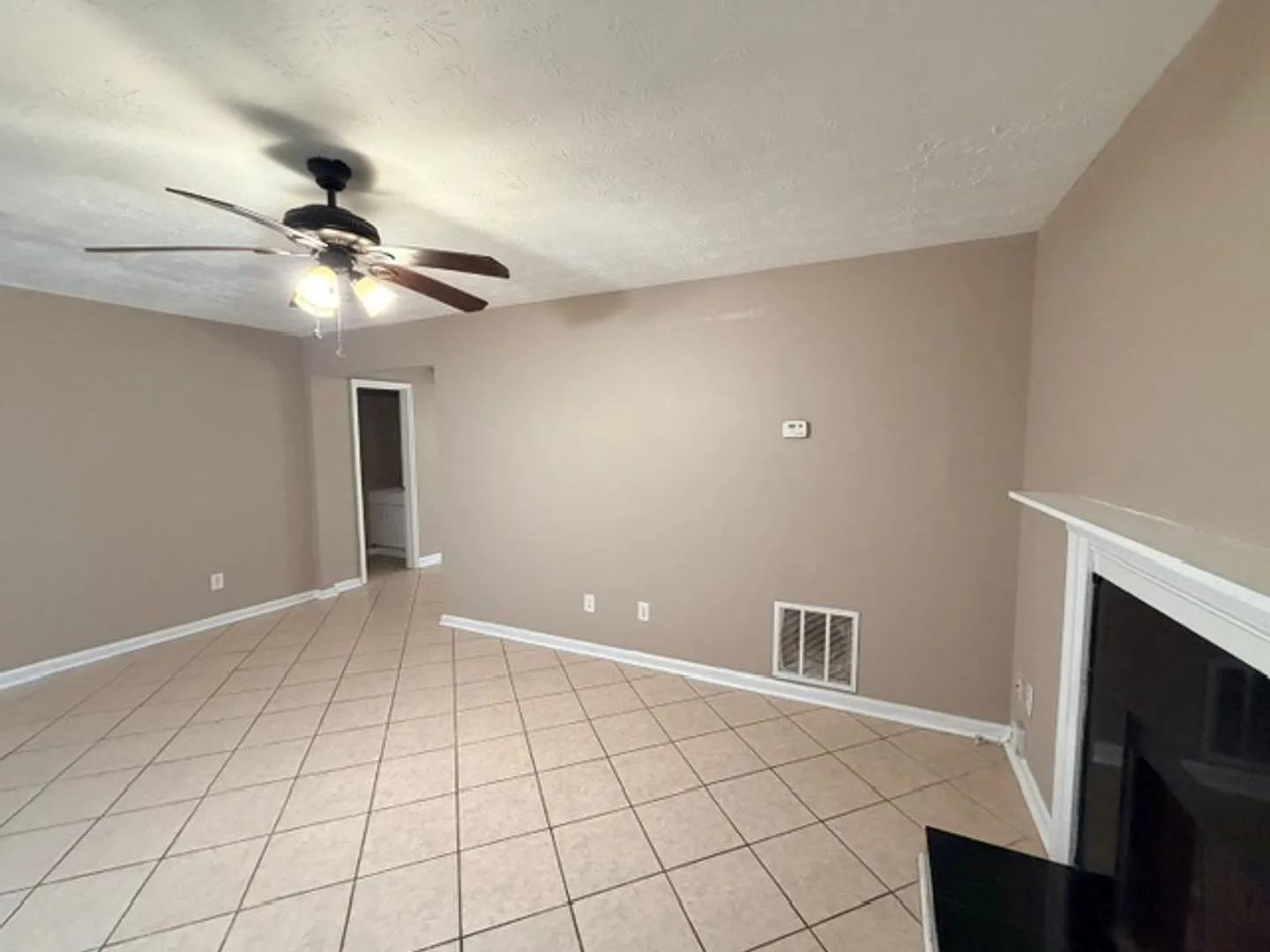 994 Hickory Bend Rd — Photo 3