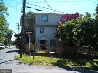 45 N Green St APT 4, Berkeley Springs, WV 25411