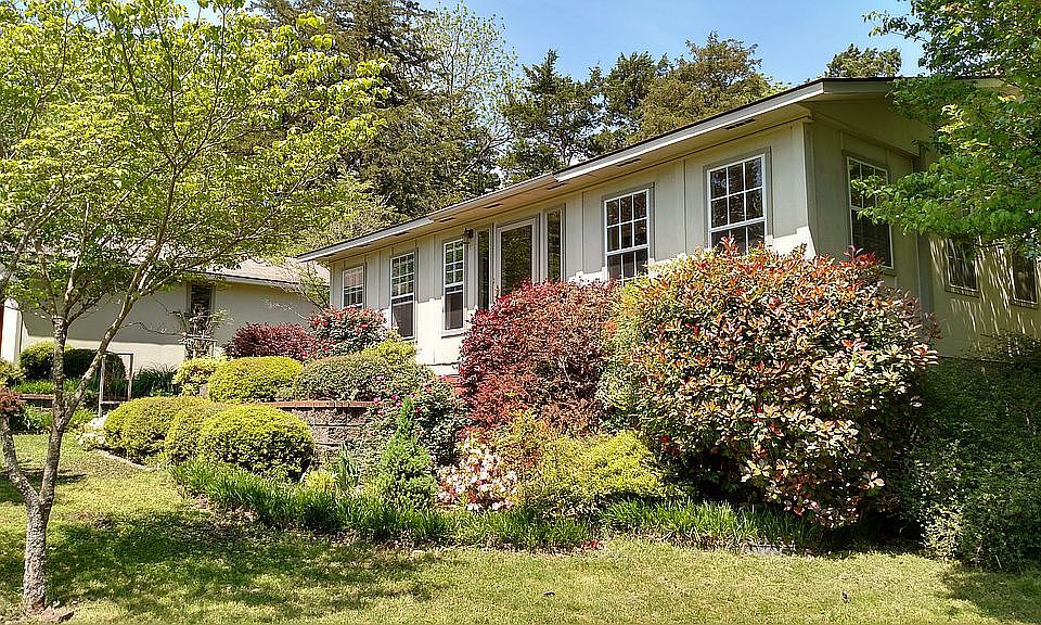 1st image of 4805 White Dr