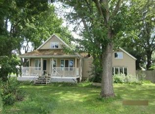 1106 Saunders Settlement Rd, Niagara Falls, NY 14305
