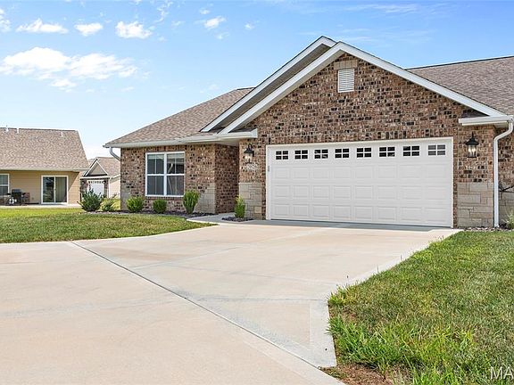 2nd image of 2026 Serenade Ln