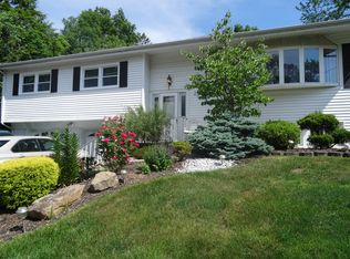 20 McEvoy Rd, Edison, NJ 08837