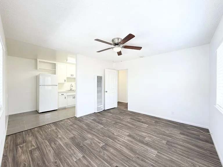 137 S Myers St #A — Photo 4