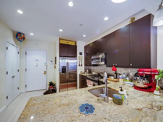 Sold by Bouklis Group | media 9