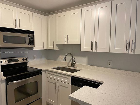 Kitchen has soft close cabinest