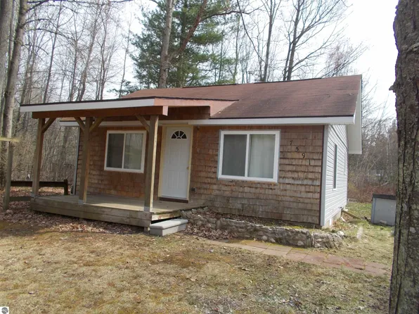 7591 Birch St, Hale, MI 48739