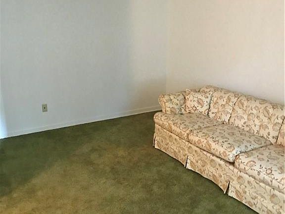 4th image of 9033 Avalon Dr
