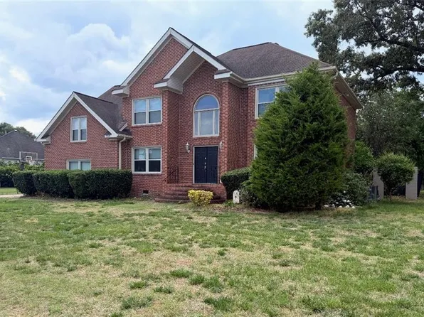 748 Greenwing Dr, Chesapeake, VA 23323