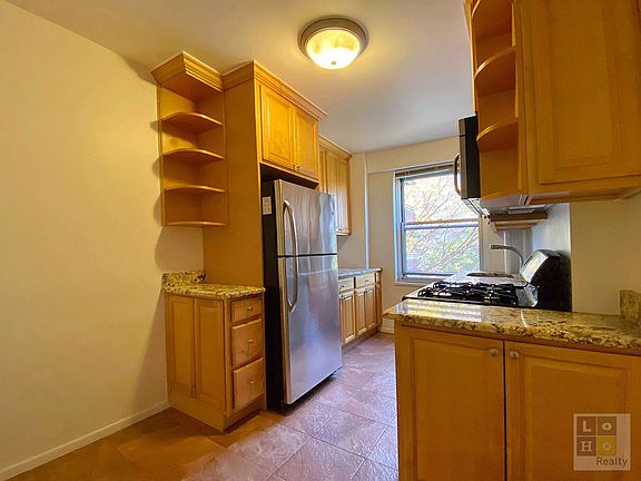 3rd image of 477 Franklin D Roosevelt Dr APT M402