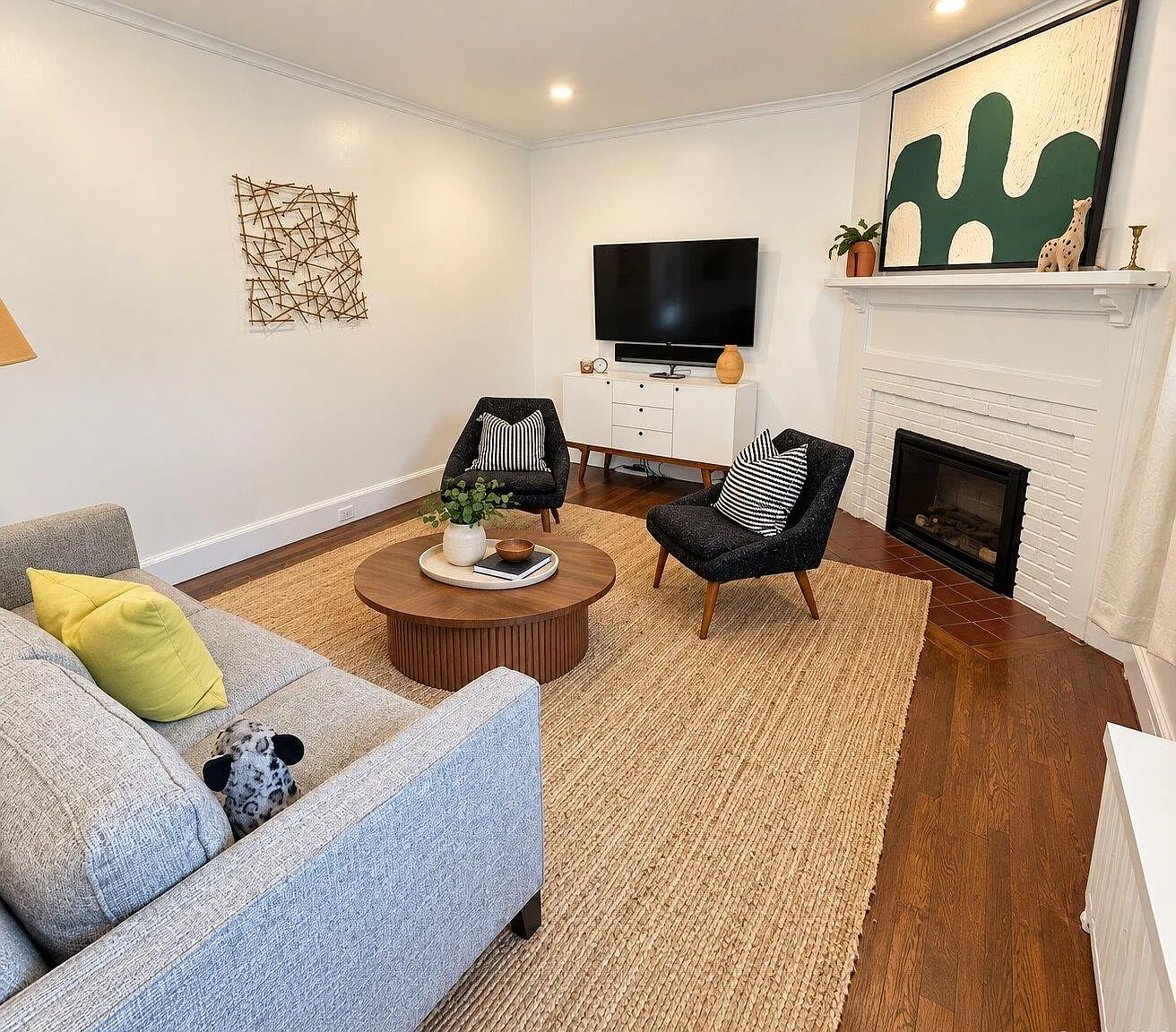 2 bed, 1.0 bath, 1400 sqft, $2,150 — Photo 3