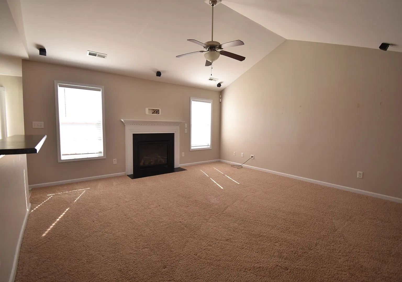Coming Soon-3 Bedroom 2 Bathroom — Photo 4