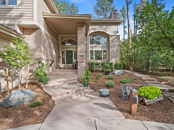 3rd image of 467 Lorraway Drive