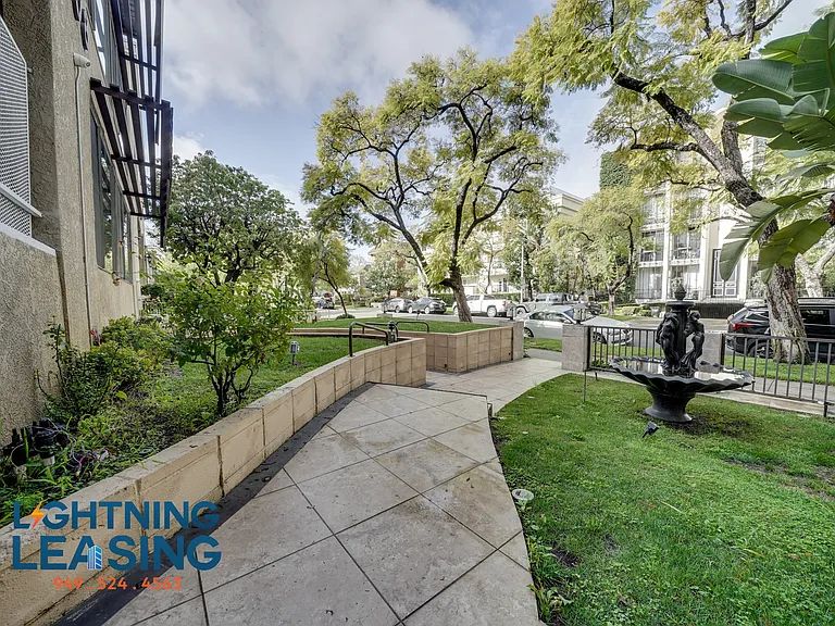 408 N Palm Dr #101 — Photo 33