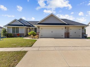 3519 Rogers Rd NW, Cedar Rapids, IA 52405