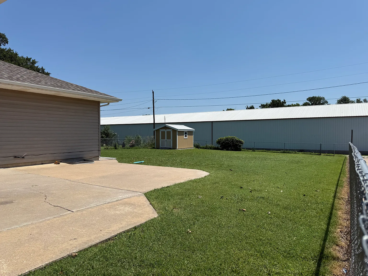 3 bed, 1915 sqft, $1,600 — Photo 4