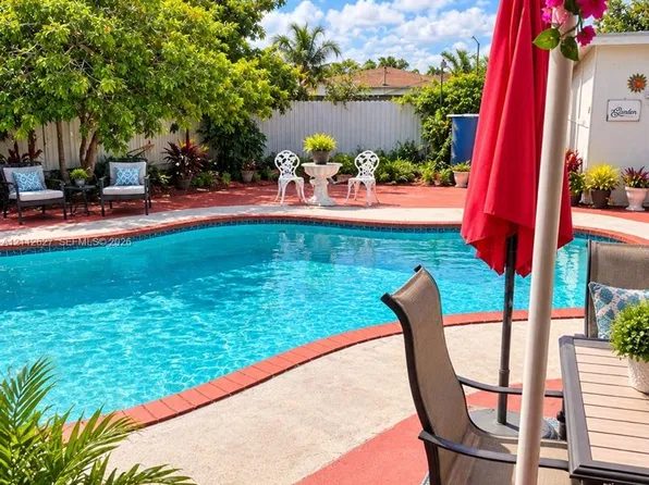 240 E 39th St, Hialeah, FL 33013