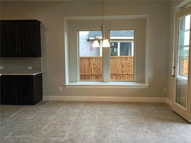 10548 Helen Dr — Photo 6