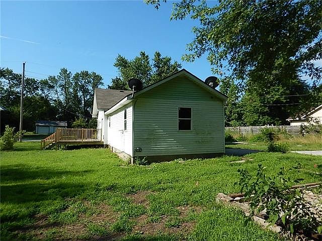 114 W 2nd St, Garden City, MO 64747 | Zillow