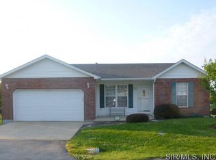16 Kevin St, Waterloo, IL 62298