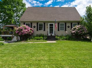 2 Jackson Brook Ter, Dover, NH 03820