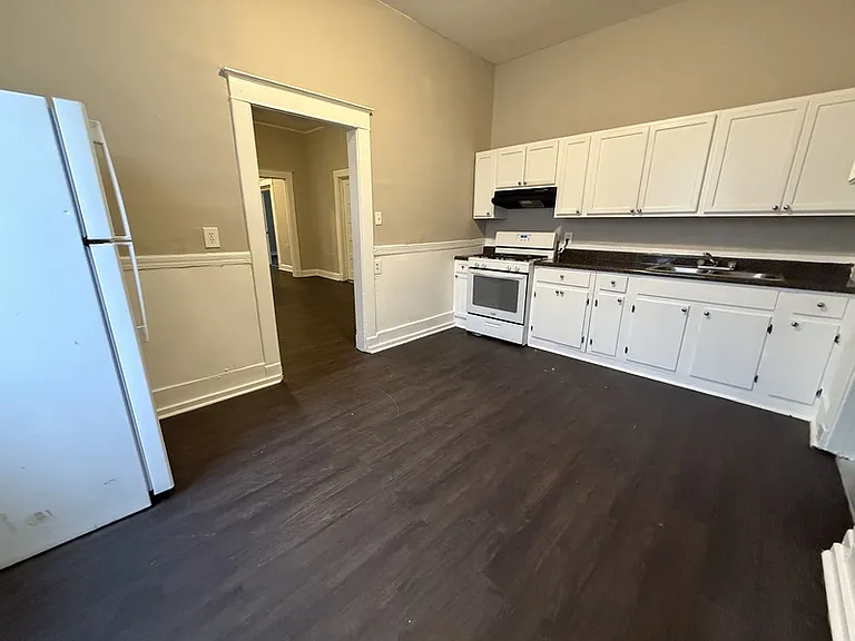 852 Ioka Ave — Photo 7