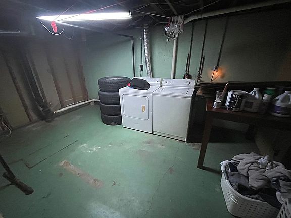 3rd image of 9402 Palmer Ave
