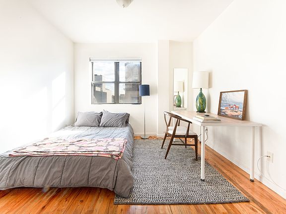 4th image of 885 Willoughby Ave #401